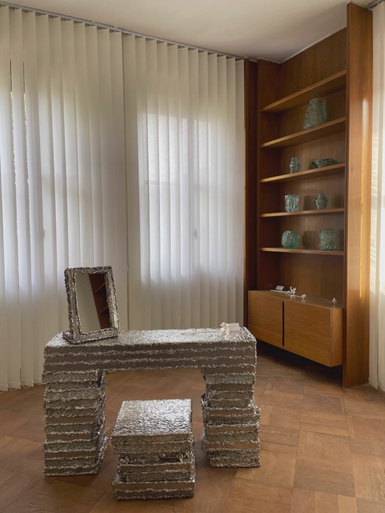 Curtained Room, Dark Shelving