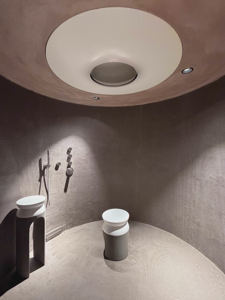 Sculptural Sink Alcove